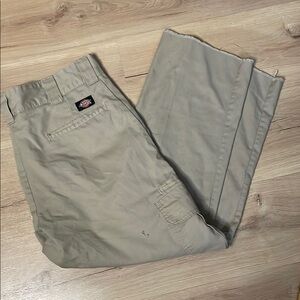 Dickies Men's Tan‎ Work Pants. No Size Tag. Fits 32 Waist, Cut Short.